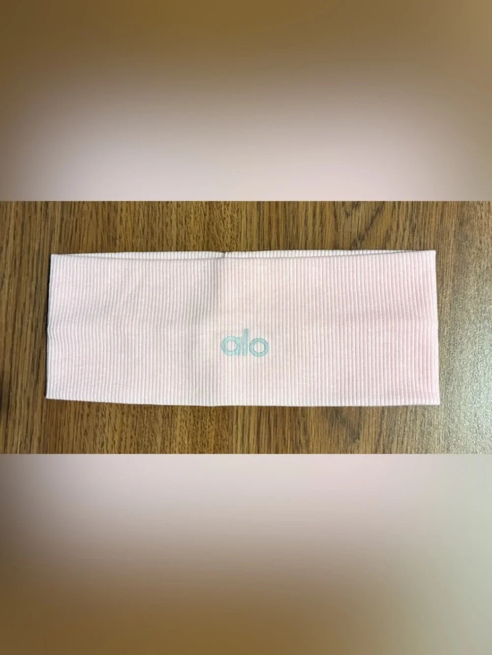 ALO Yoga Women’s Light Pink Ribbed Headband